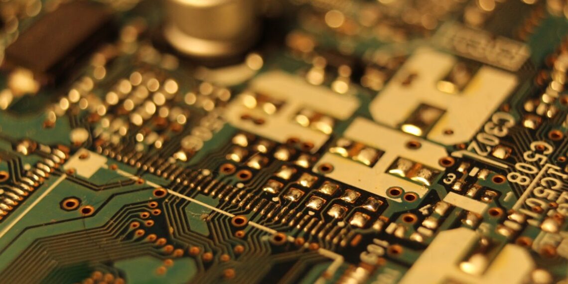 sens. andeergurmanbloomberg amy klobuchar lee apple