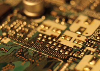 sens. andeergurmanbloomberg amy klobuchar lee apple