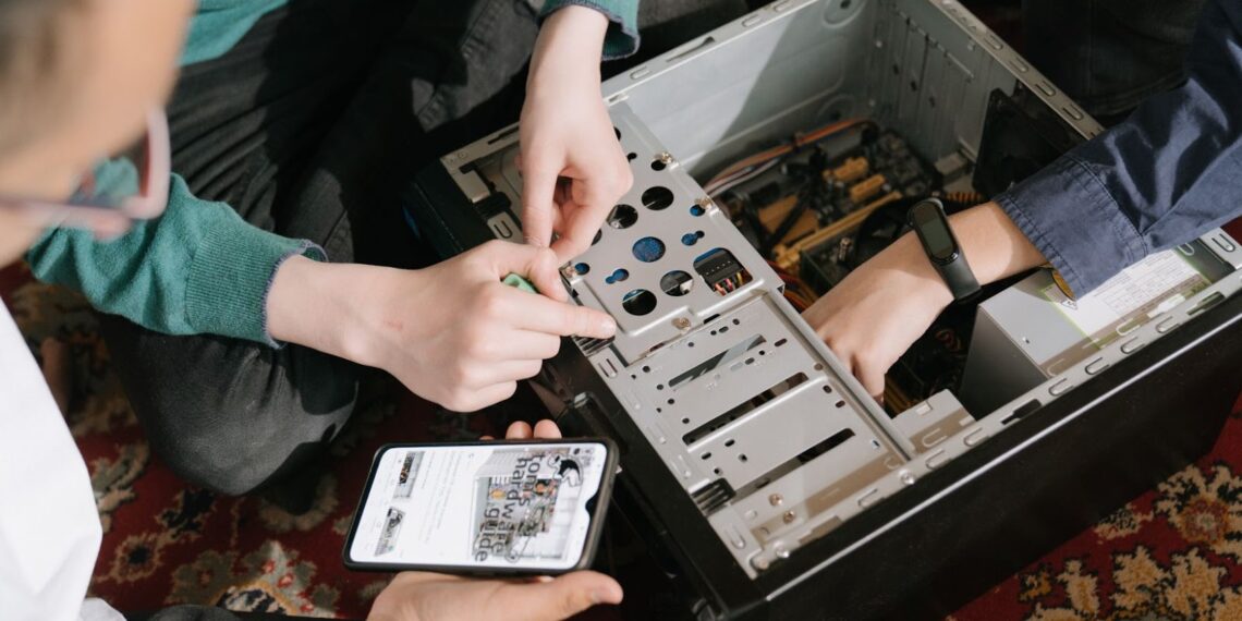 zuckerberg 7b facebook midsept.carpenterbloomberg