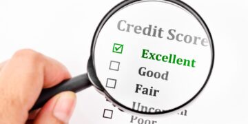 which types of credit involve repaying different amounts each month, depending on your activity?