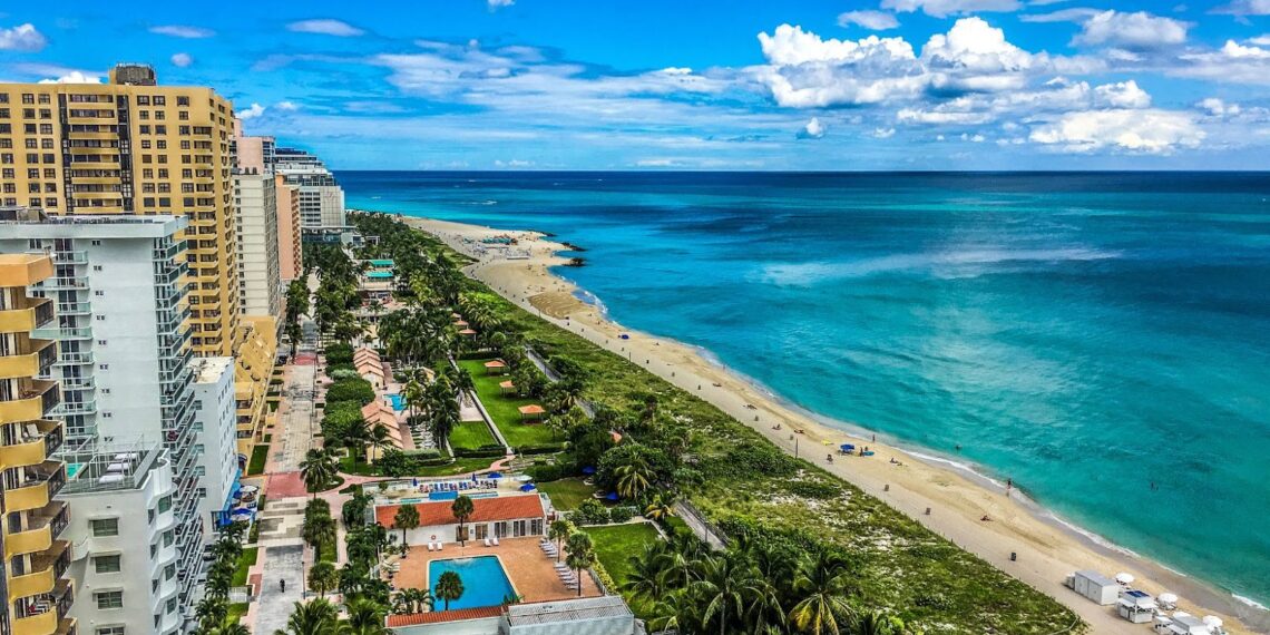 3200 south ocean blvd, myrtle beach, sc 29577-4860, united states/@33.6582900999,-78.9194101