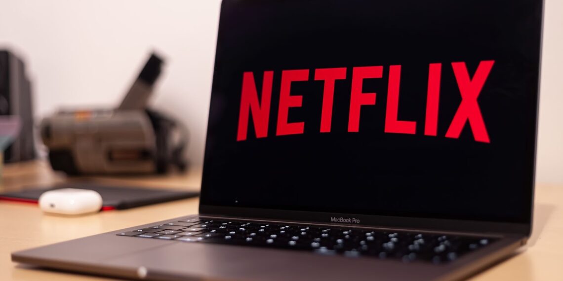 where can i watch naruto shippuden on netflix dubbed