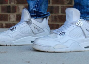 how to tell if jordan 4s are fake