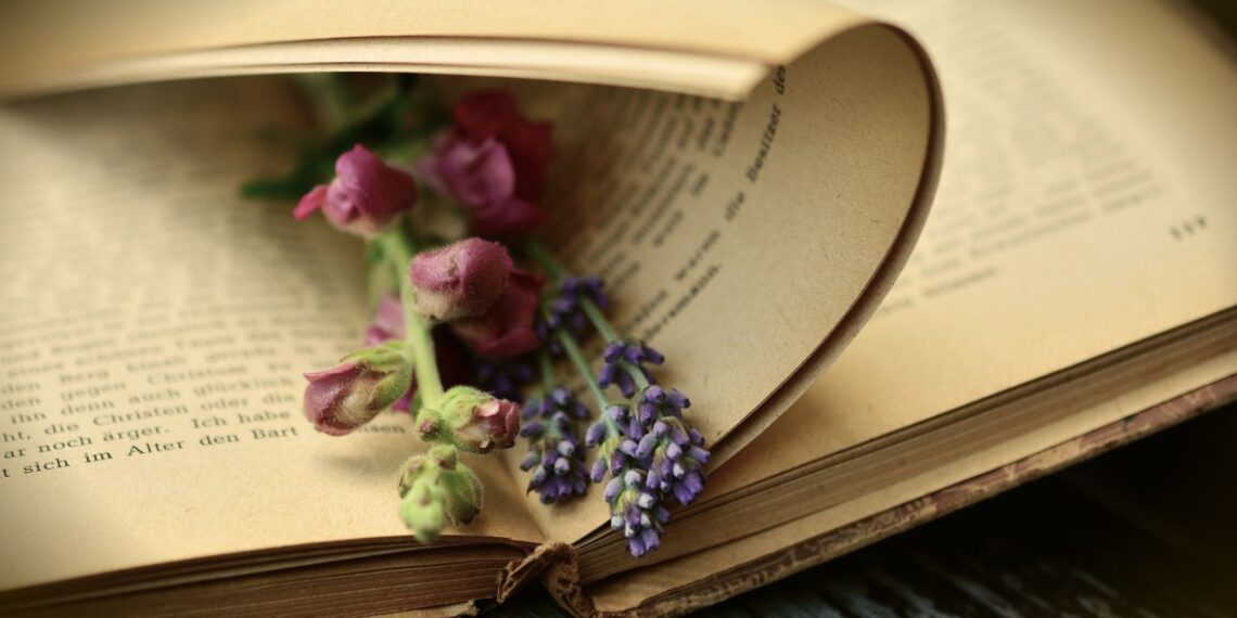 based on the epic simile, the reader should envision penelope as a queen who is