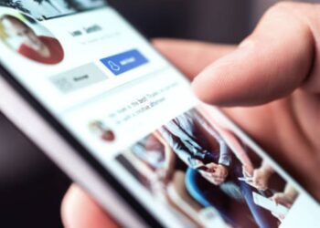 how can you tell if a non friend is looking at your facebook page