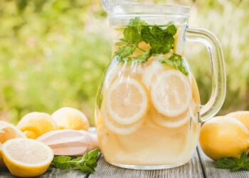 storing lemonade in a pewter pitcher can result in