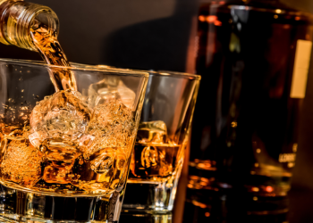 signature whisky price in kerala