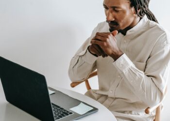 cannot connect to the docker daemon at unix:///var/run/docker.sock. is the docker daemon running?