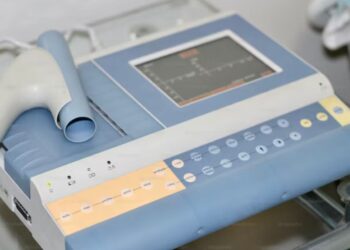 discuss the growing concerns over credibility of online medical resources.