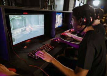 i became an s-rank hunter with the demon lord app