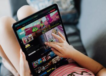 brown hair cartoon character