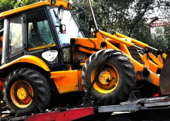 which of the following is an accurate safe towing recommendation?