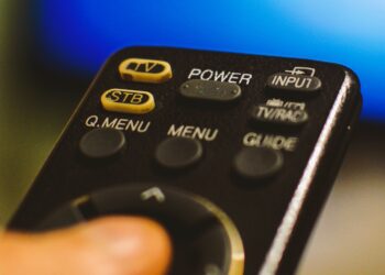 how to turn volume up on vizio tv with only one button