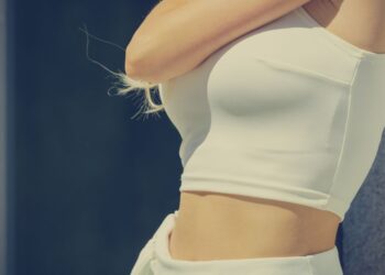 how old should you be to wear a crop top