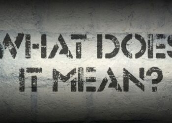 what item does gaius want to give to his fiance dislyte