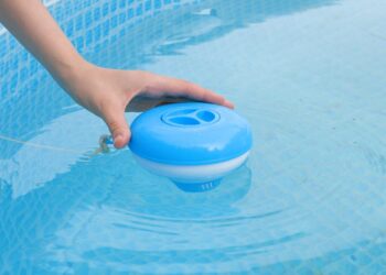 how to get rid of algae in pool without chemicals
