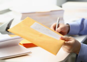 pse mail processing clerk vs pse sales & svcs/distribution associate