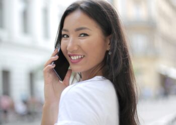 how long should i stay on hold before hanging up